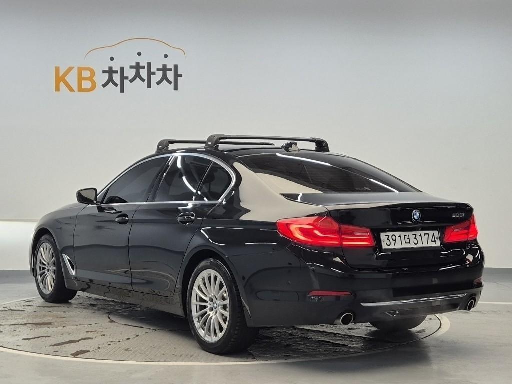 BMW 5 Series - Vista 4
