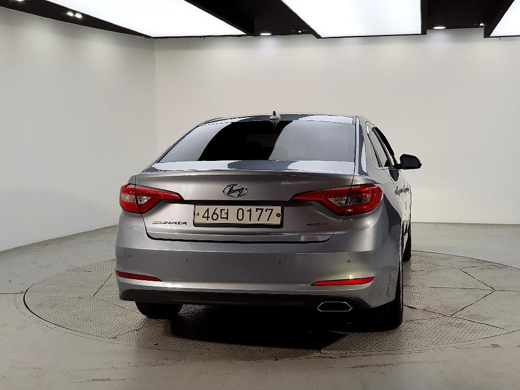 HYUNDAI Sonata - Vista 3
