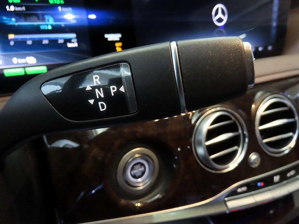 Mercedes Benz S Class - Vista 12