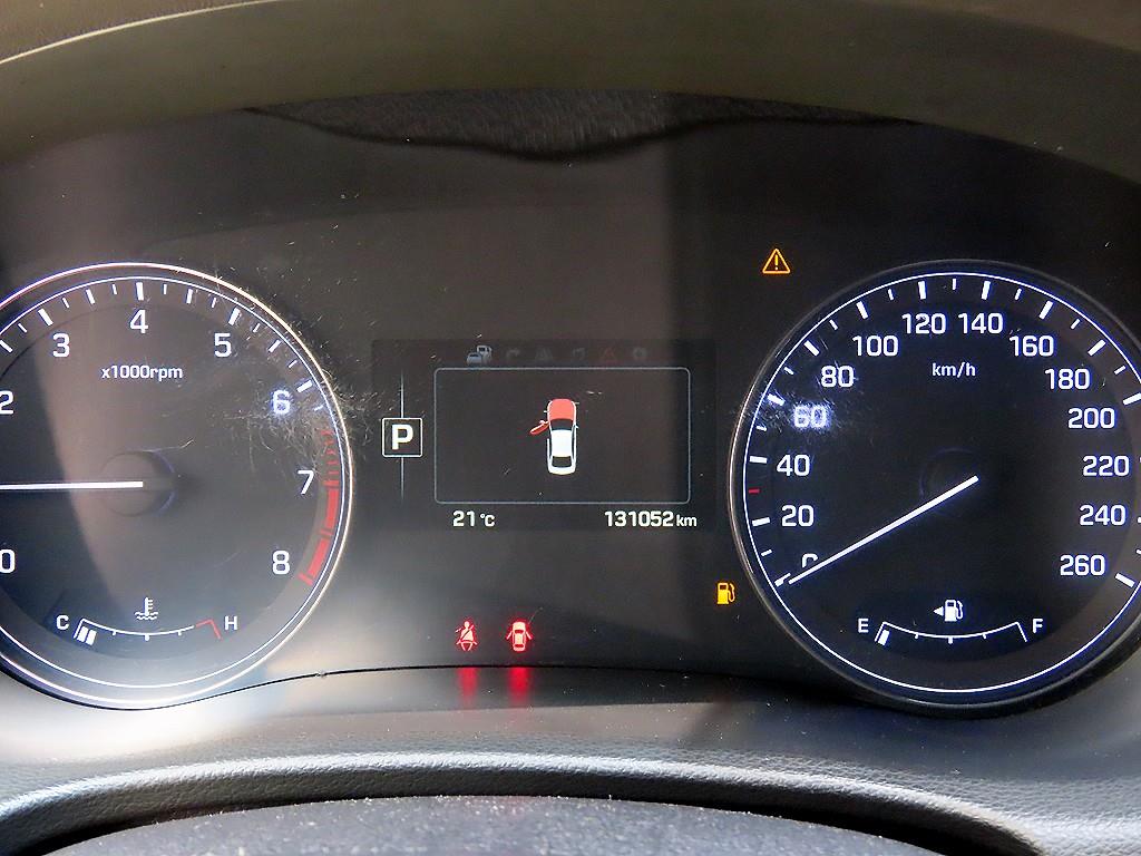 HYUNDAI Genesis - Vista 9