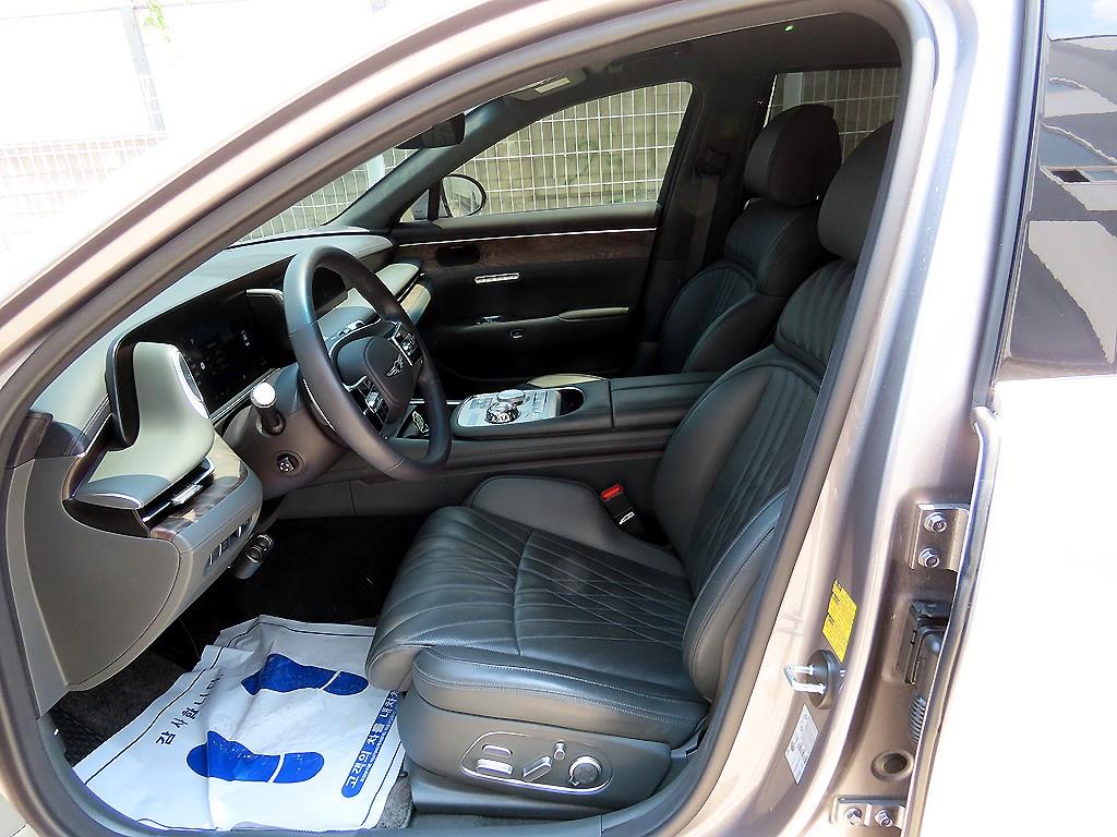 Genesis G90 - Vista 5