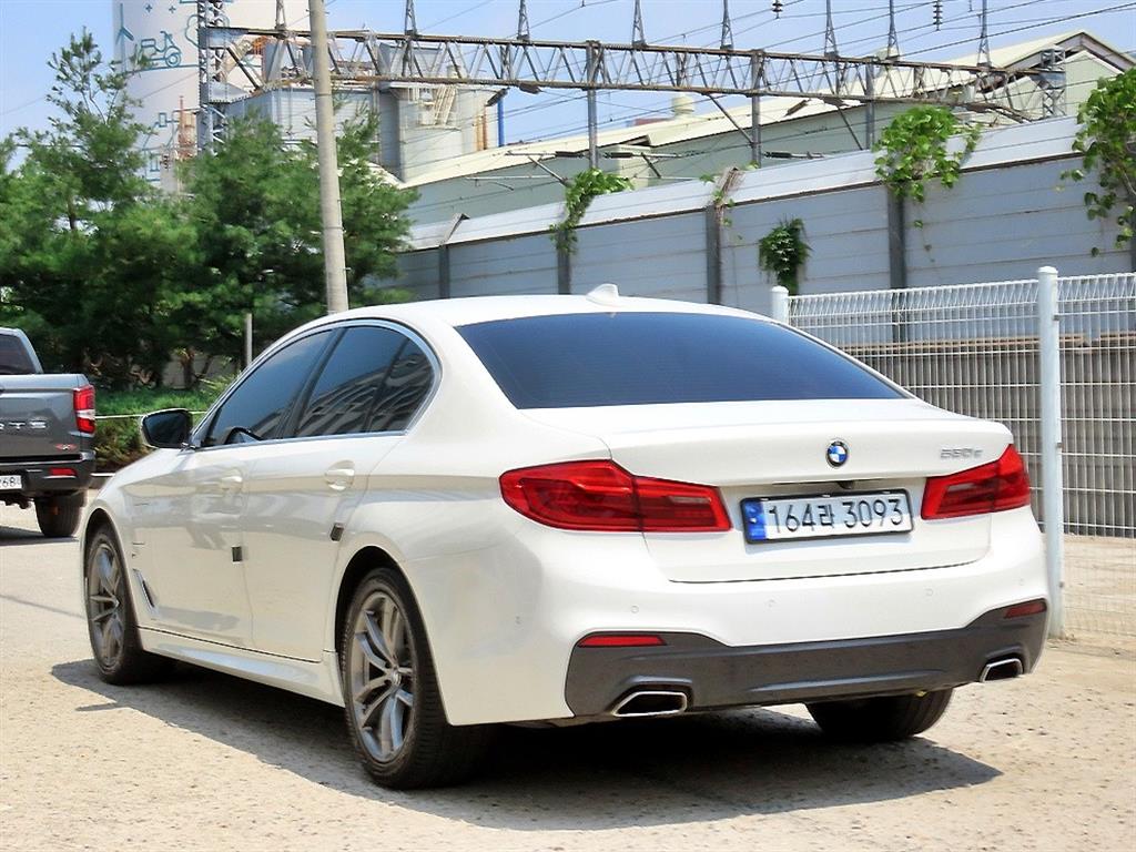 BMW 5 Series - Vista 3