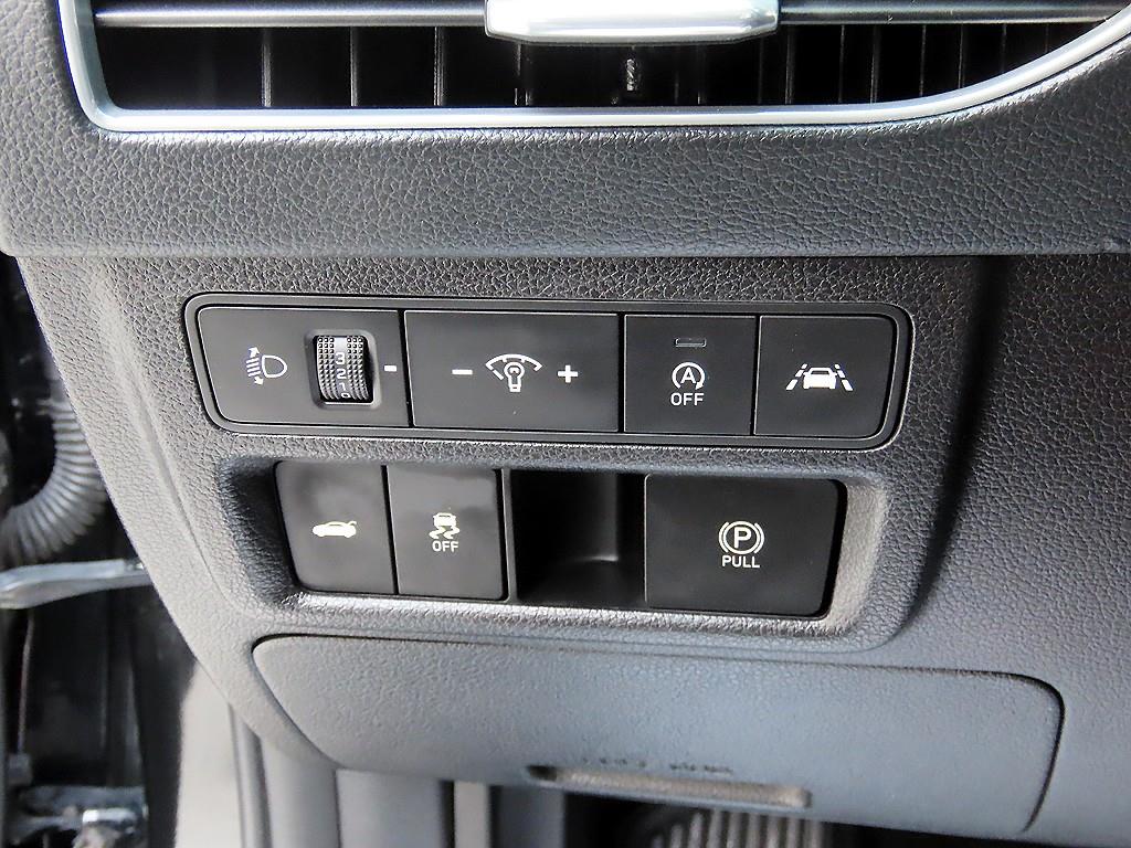 HYUNDAI Sonata - Vista 12