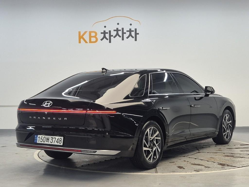 HYUNDAI Grandeur - Vista 3