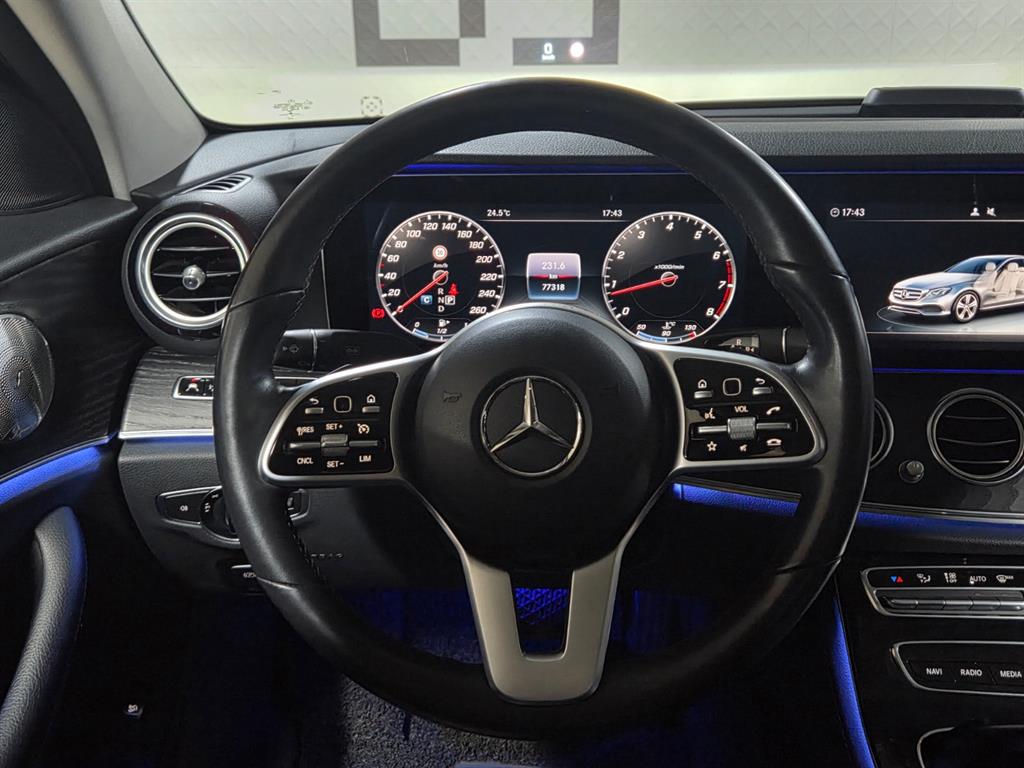 Mercedes Benz E class - Vista 11