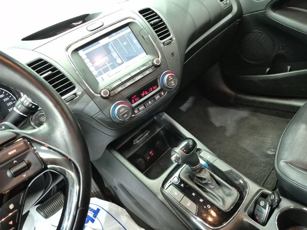 KIA K3 - Vista 10