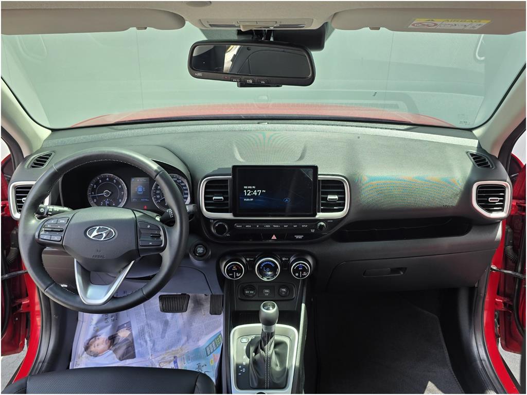 HYUNDAI Venue - Vista 8