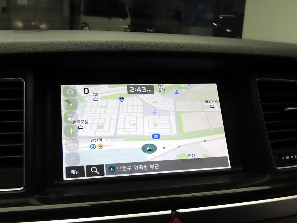 Genesis G80 - Vista 9