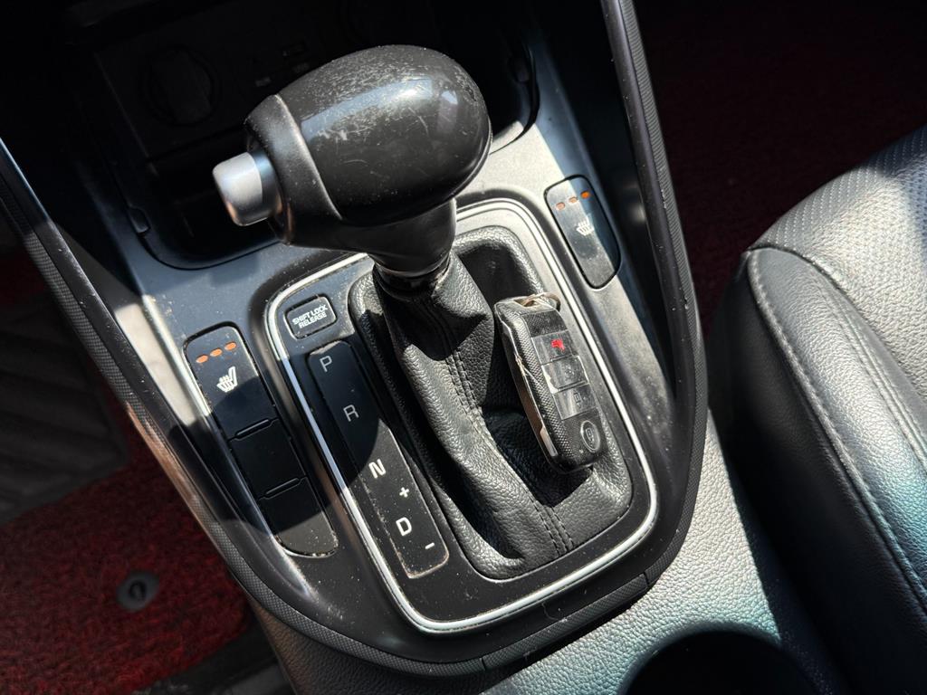 KIA Carens - Vista 12