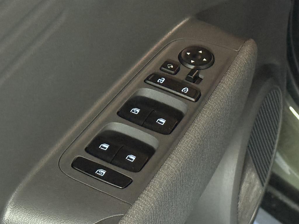 HYUNDAI Casper - Vista 10