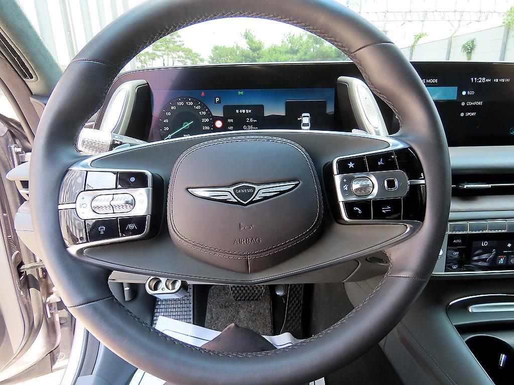 Genesis G90 - Vista 8