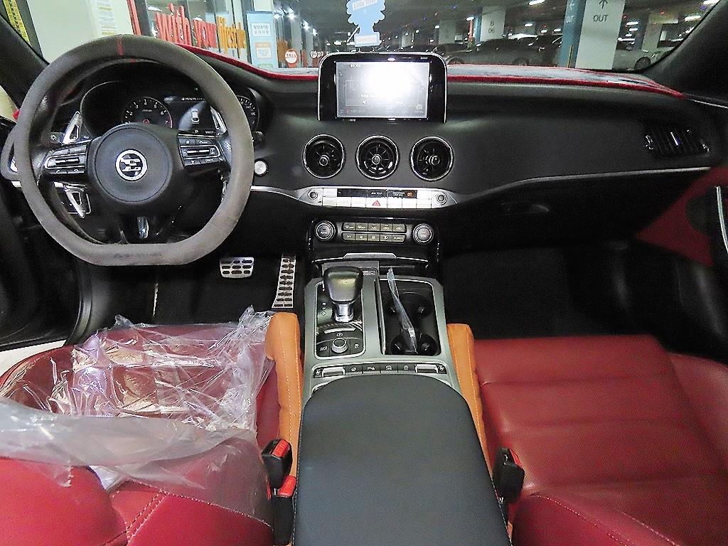 KIA Stinger - Vista 10