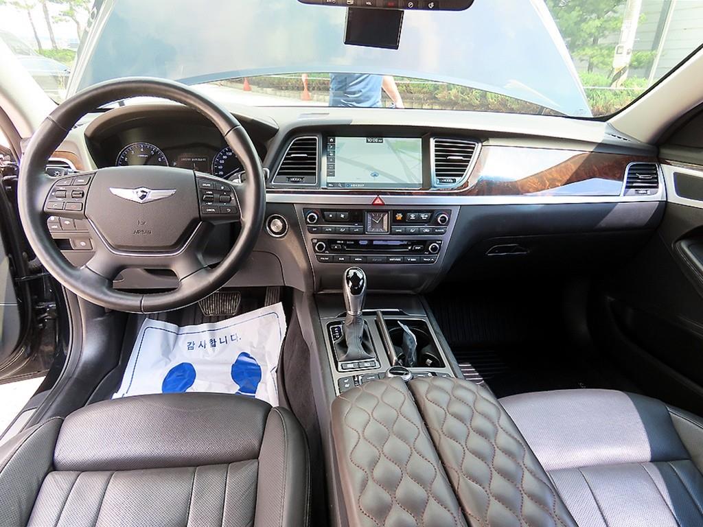HYUNDAI Genesis - Vista 9