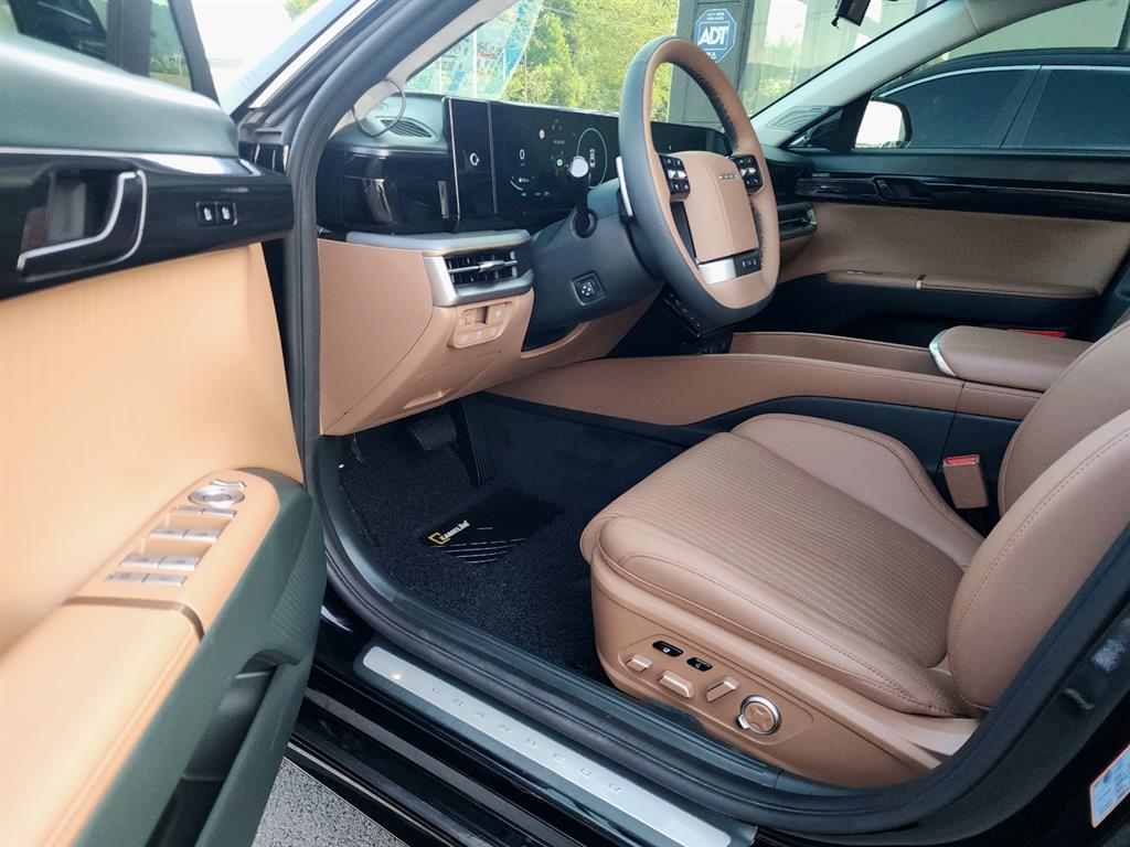 HYUNDAI Grandeur - Vista 5
