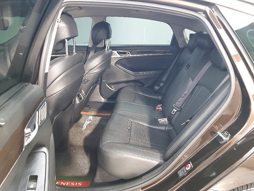 Genesis G80 - Vista 9