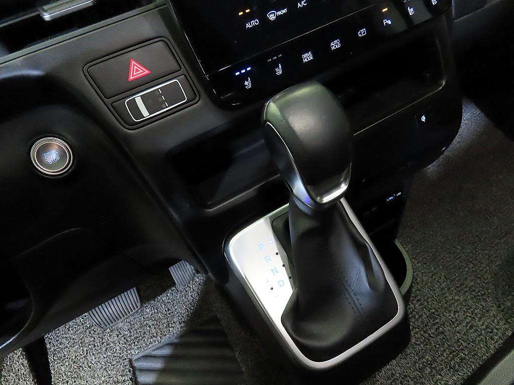 HYUNDAI Staria - Vista 12