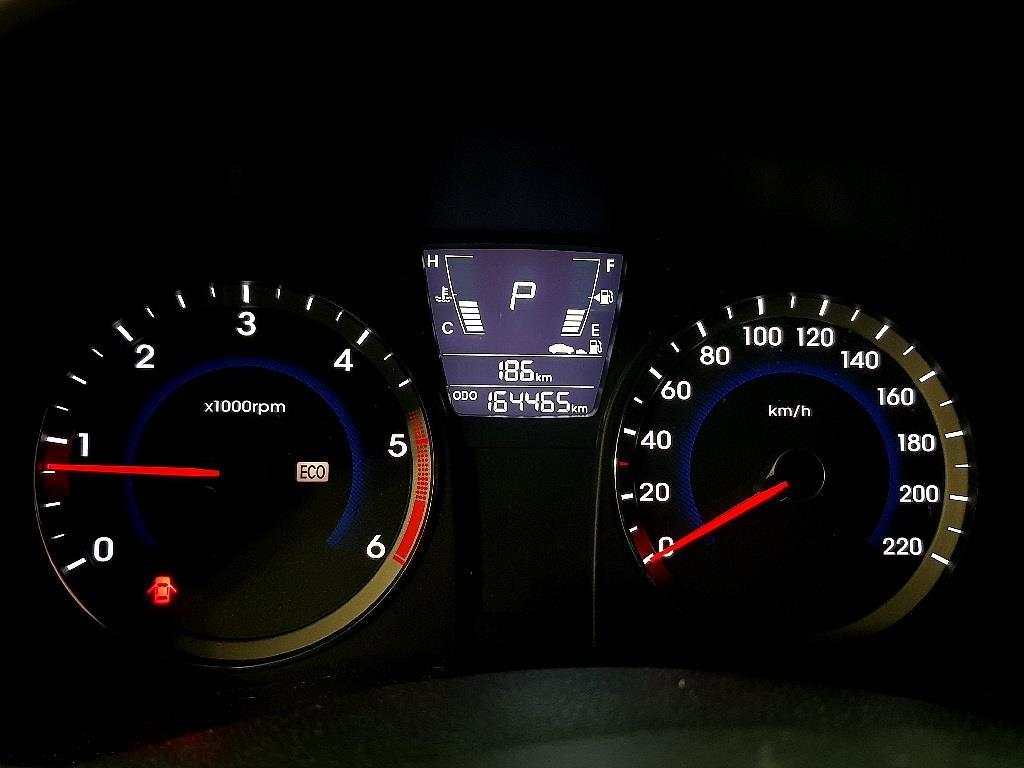 HYUNDAI Accent - Vista 7