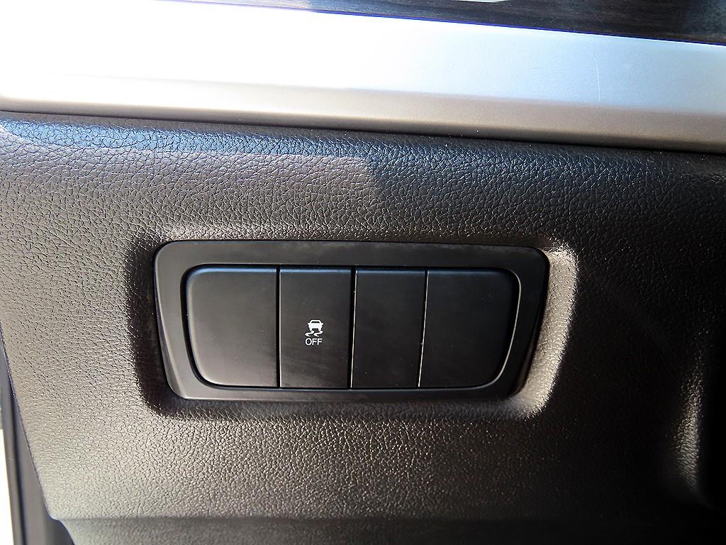Ssangyong Korando - Vista 12