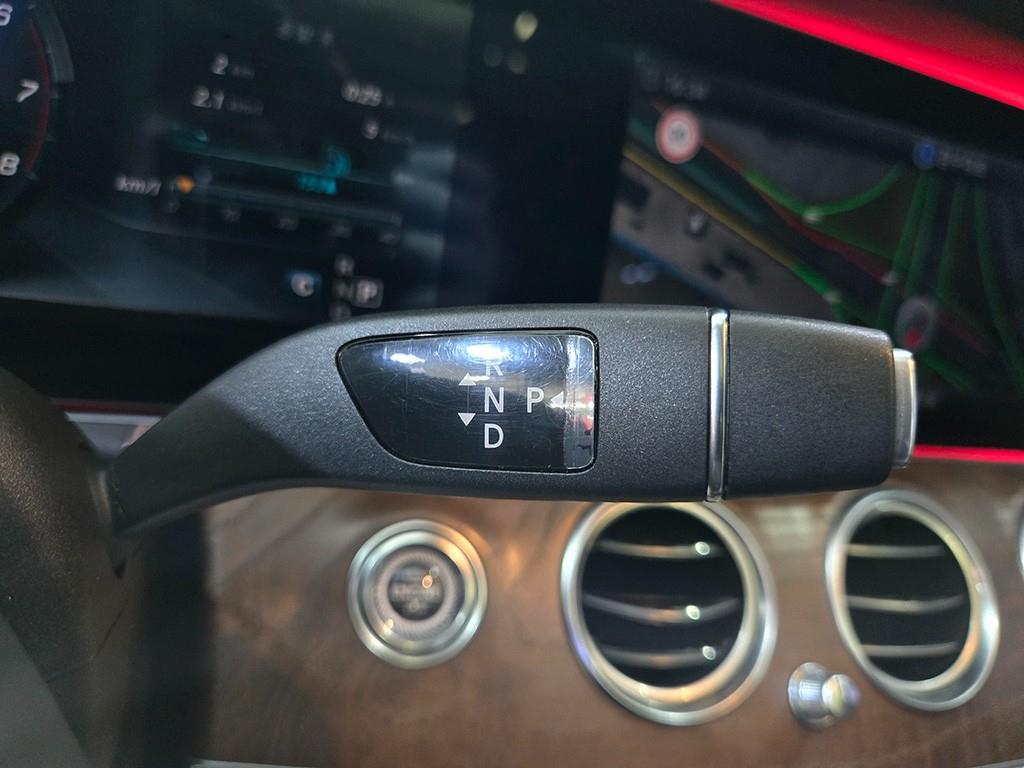 Mercedes Benz E class - Vista 12