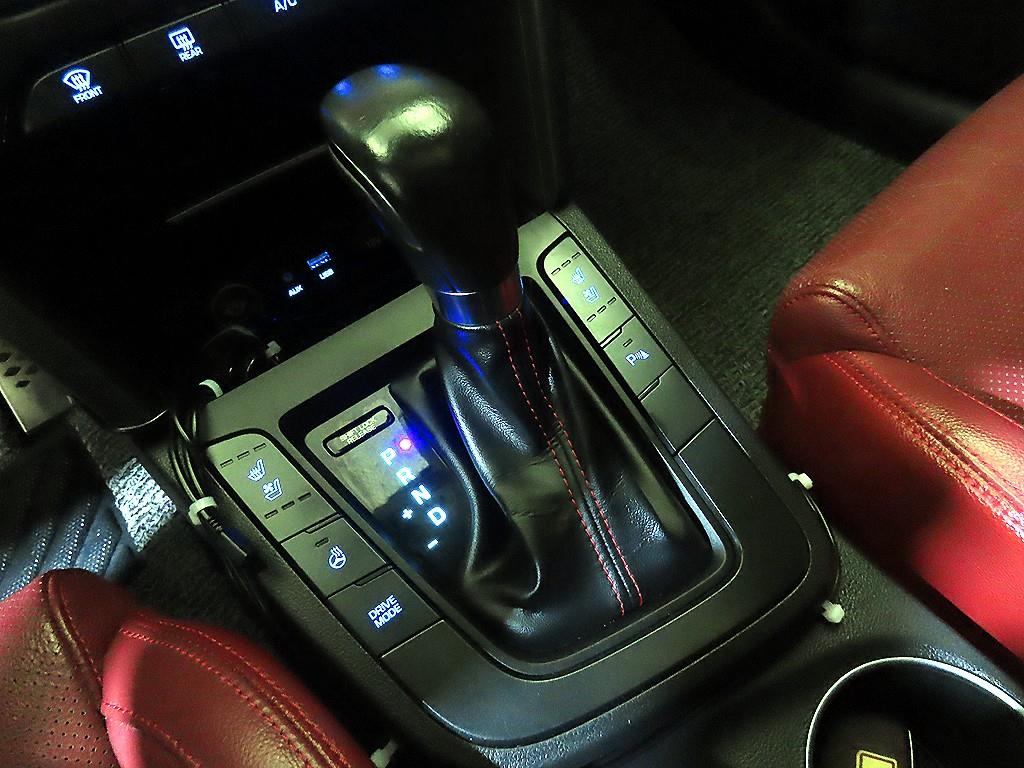 HYUNDAI Avante - Vista 12