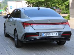 HYUNDAI Avante - Vista 8