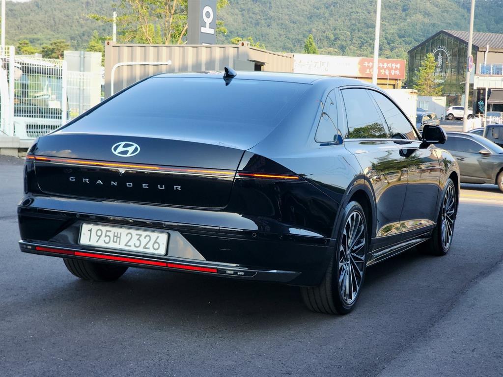 HYUNDAI Grandeur - Vista 4