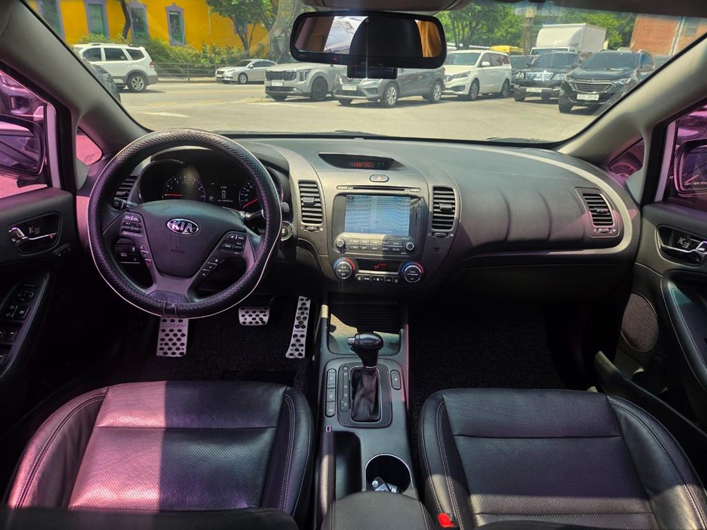 KIA K3 - Vista 8