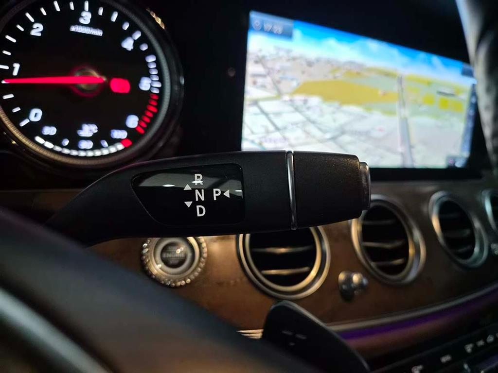 Mercedes Benz E class - Vista 11