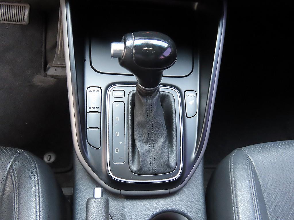KIA Carens - Vista 10