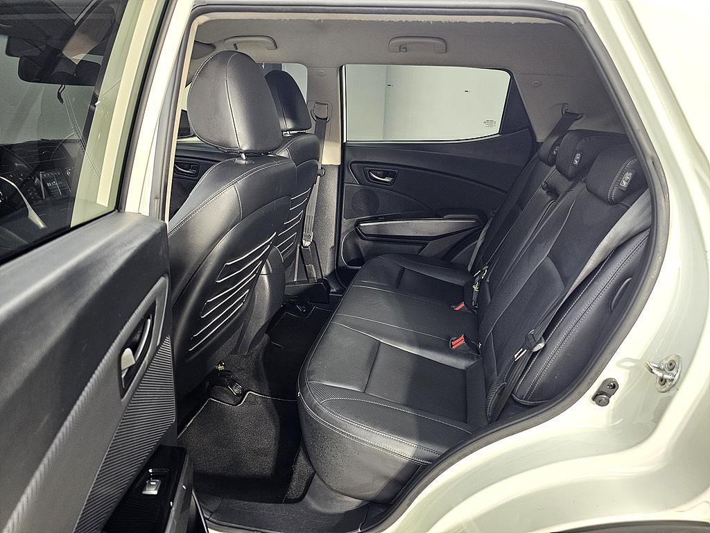 Ssangyong Tivoli - Vista 9