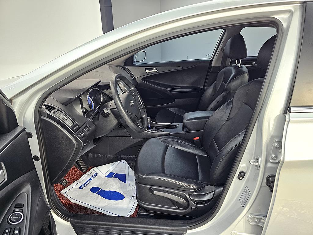 HYUNDAI Sonata - Vista 8