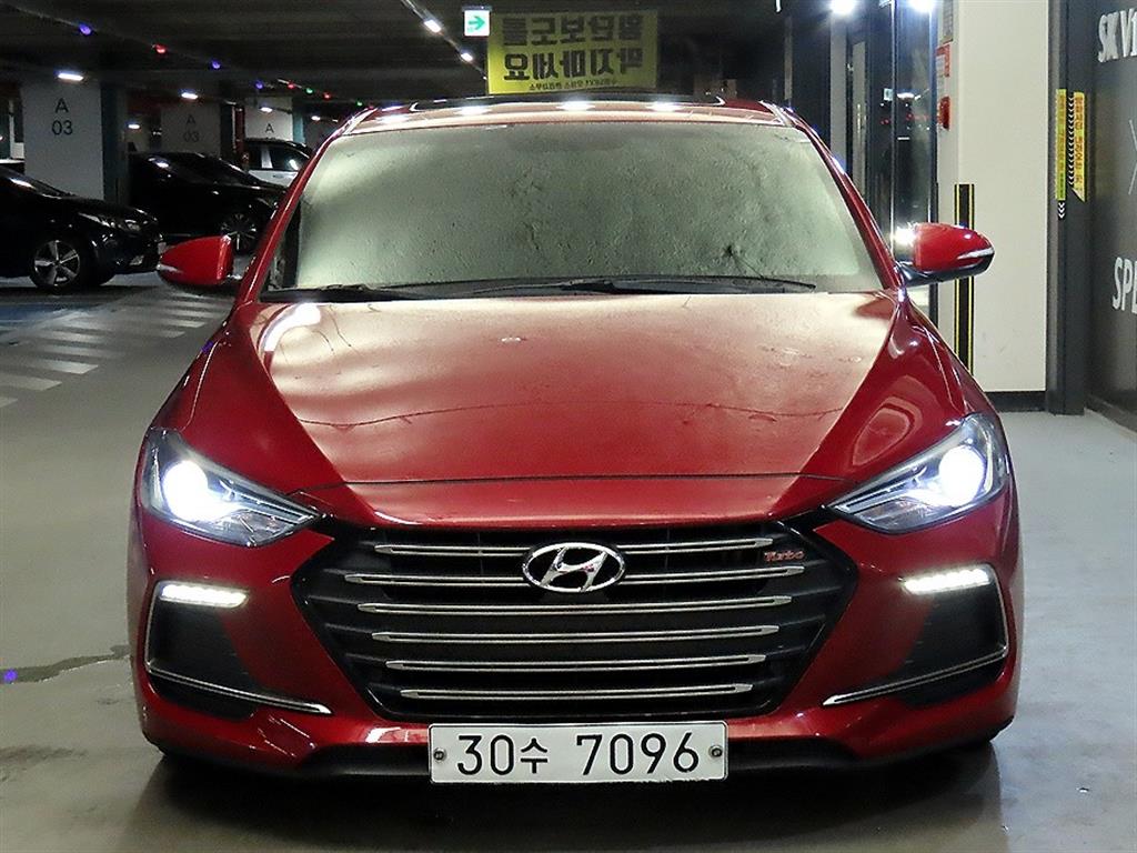 HYUNDAI Avante - Vista 2