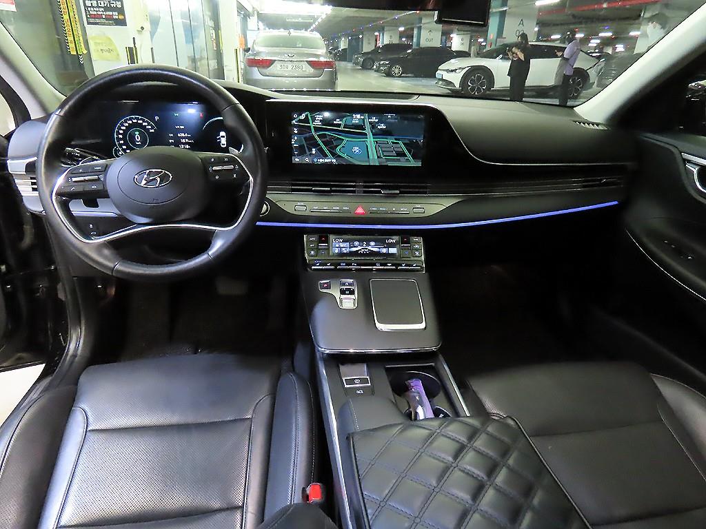HYUNDAI Grandeur - Vista 10