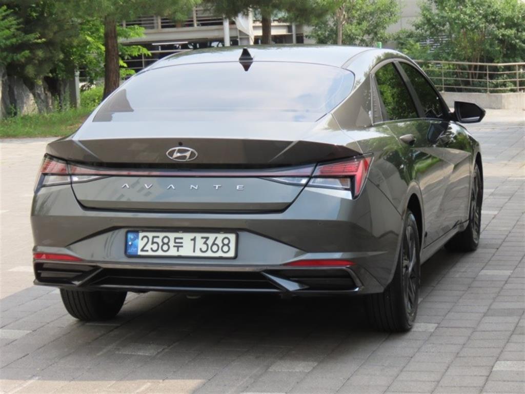 HYUNDAI Avante - Vista 5