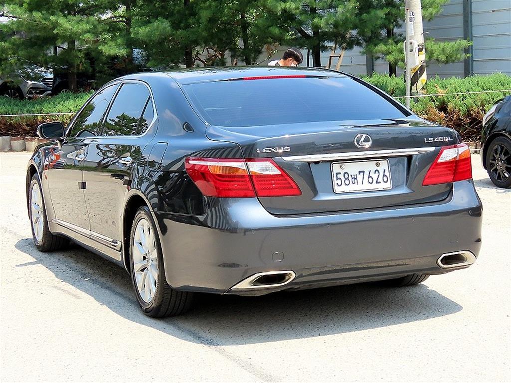 Lexus LS - Vista 3