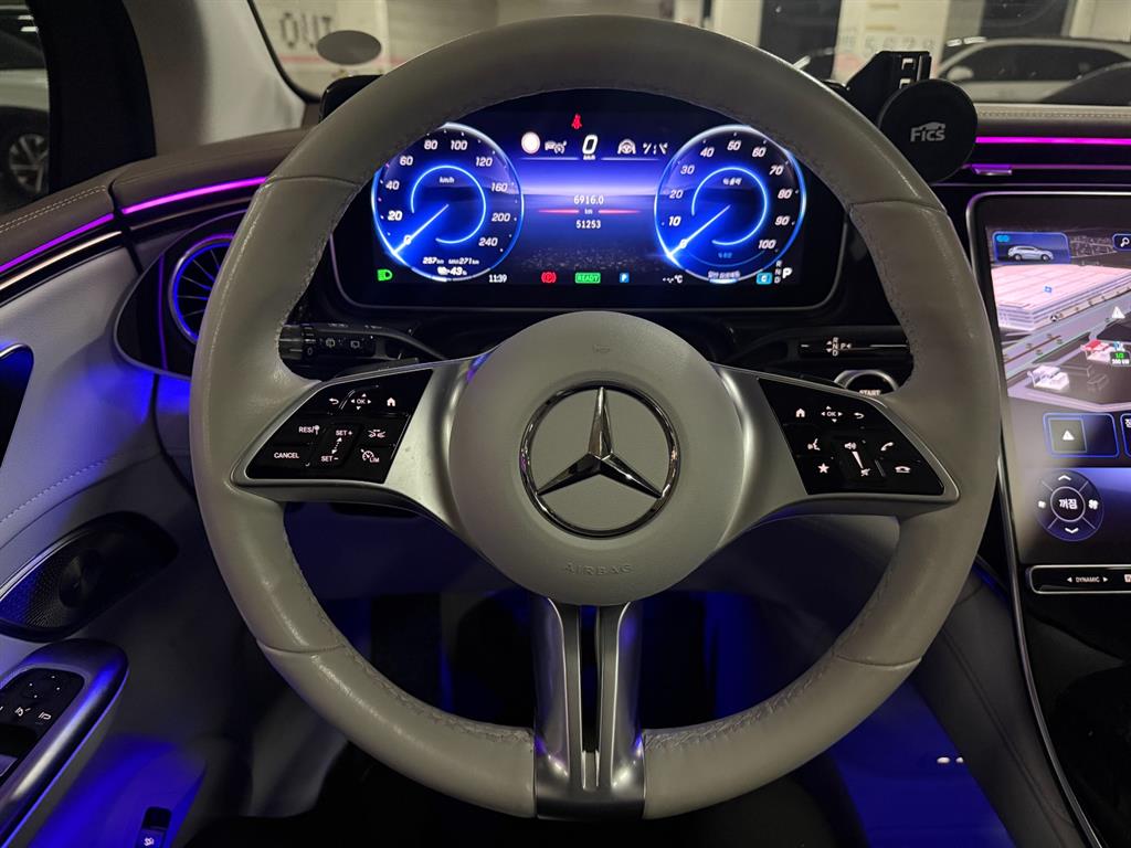 Mercedes Benz EQE - Vista 10