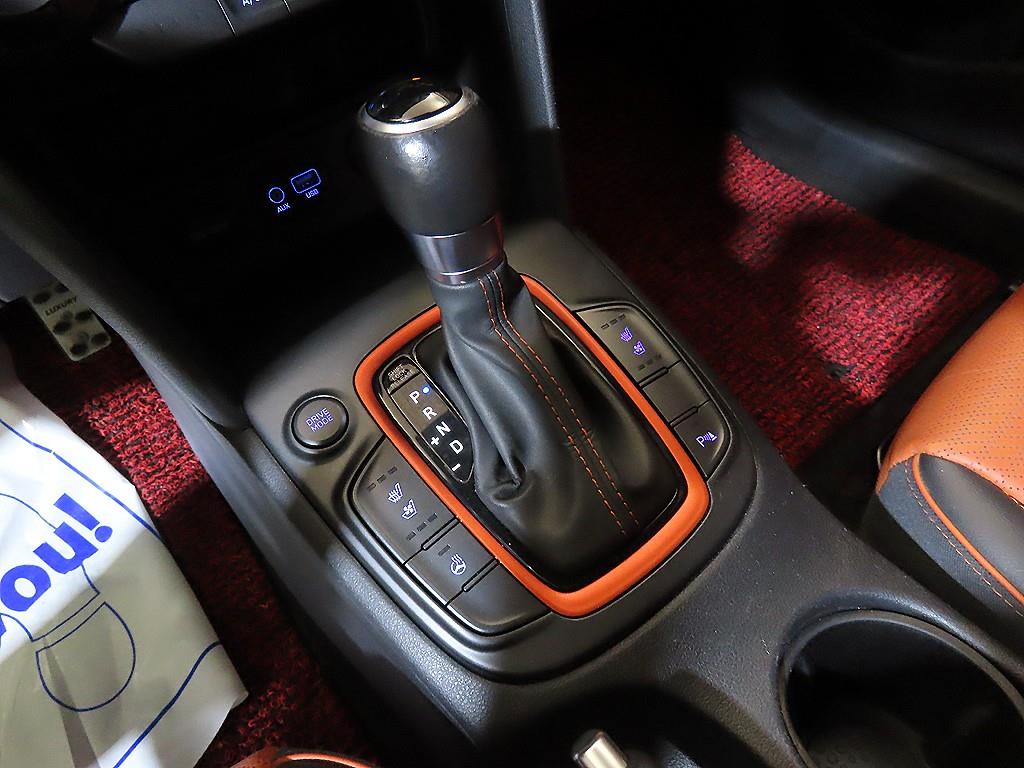 HYUNDAI Kona - Vista 12