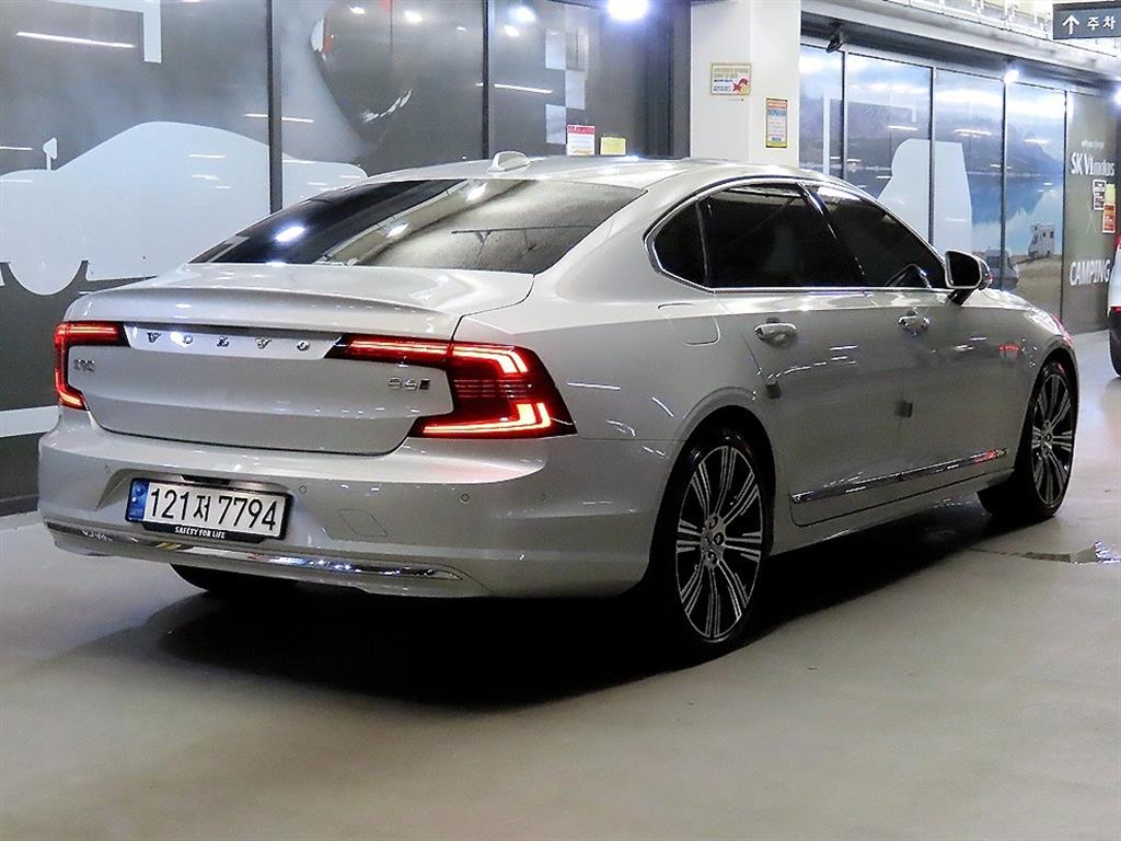 Volvo S90 - Vista 4