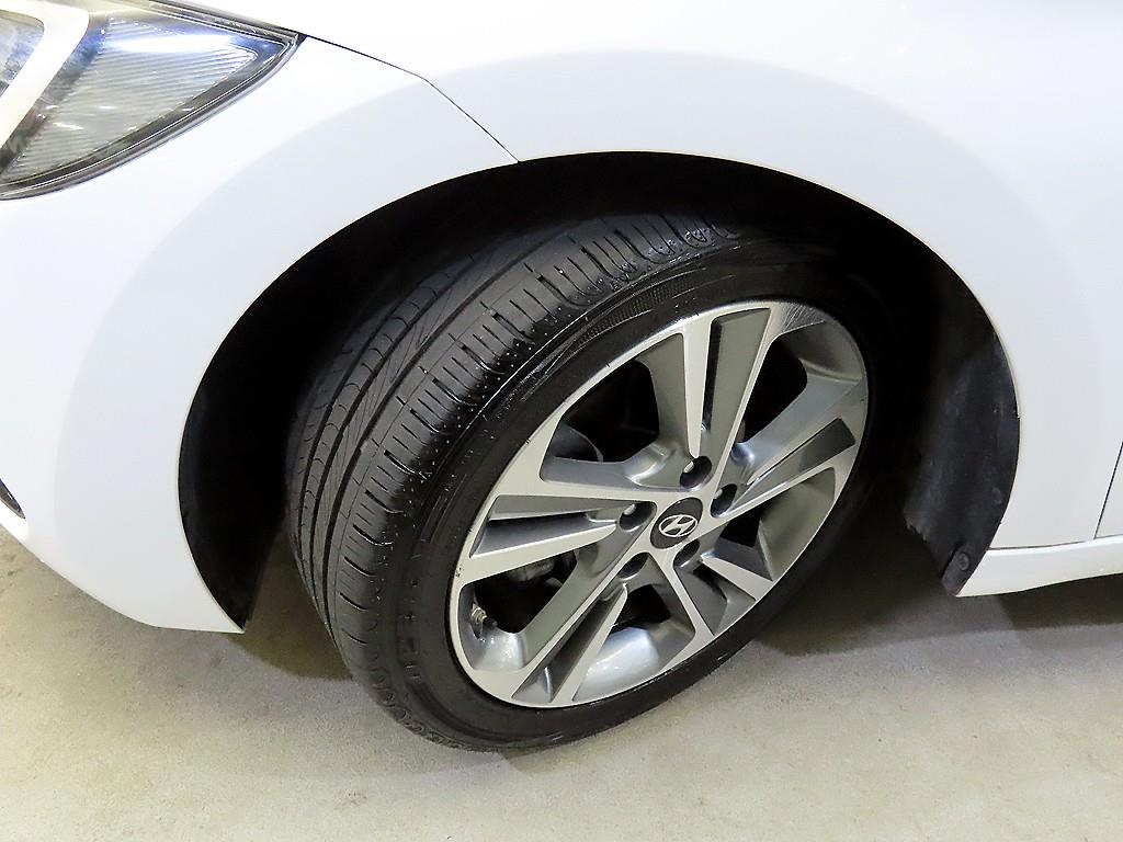 HYUNDAI Avante 2018 Blanco - Importación desde Corea - HF Imports Iquique - Foto 18