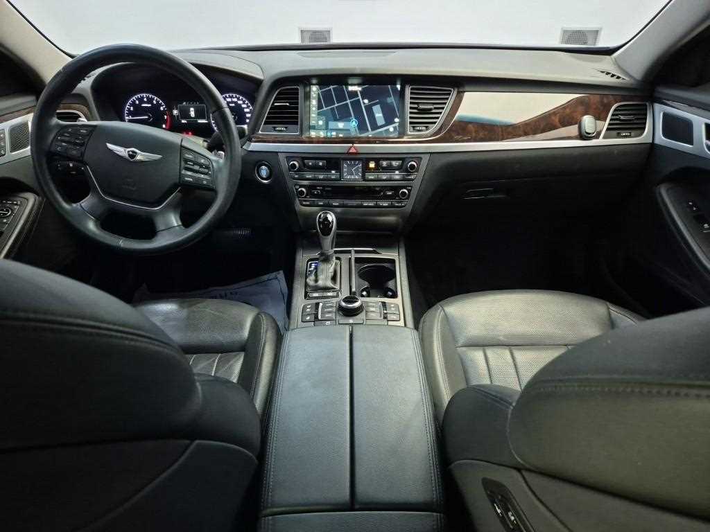 HYUNDAI Genesis - Vista 7