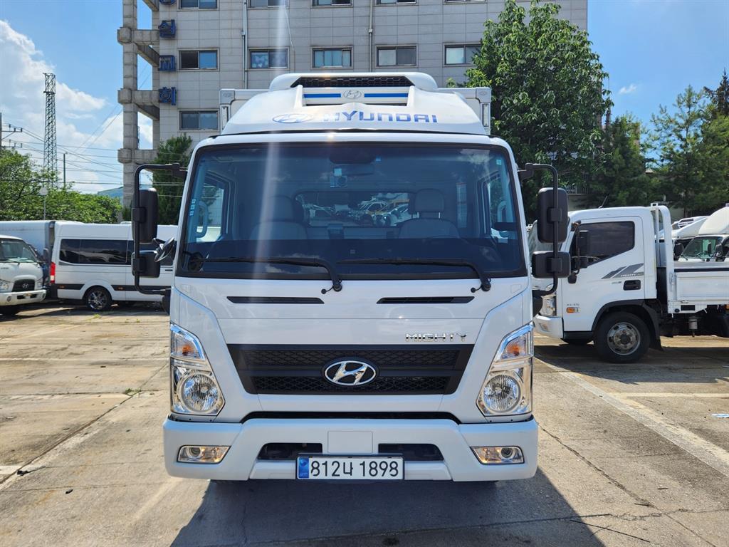 medium and large cargo truck - Vista 2