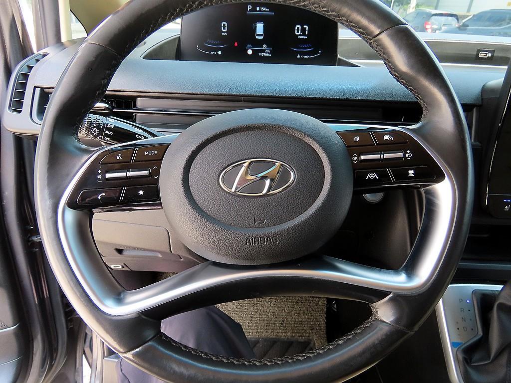HYUNDAI Staria - Vista 8