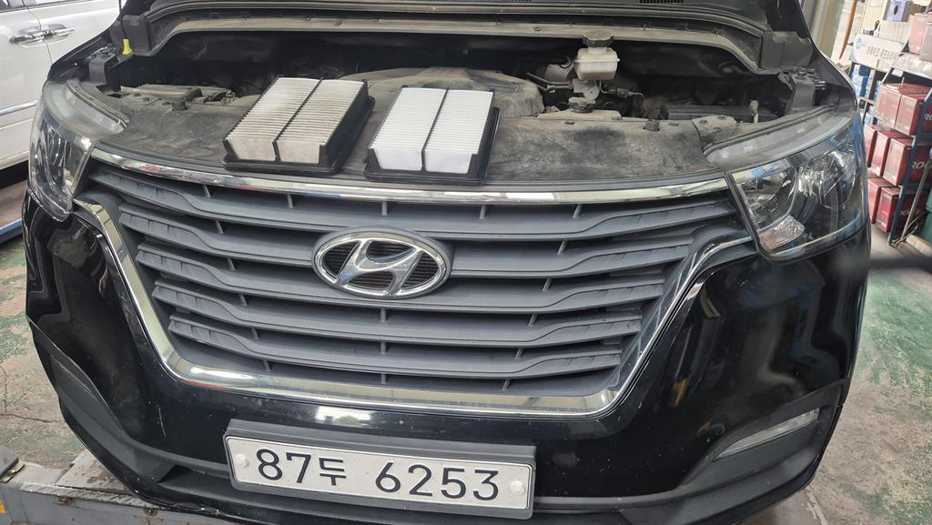 HYUNDAI Starex - Vista 2
