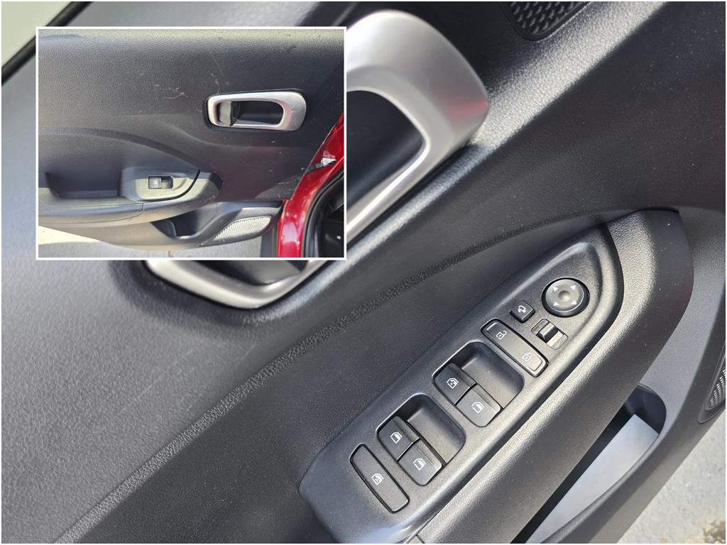 HYUNDAI Venue - Vista 12