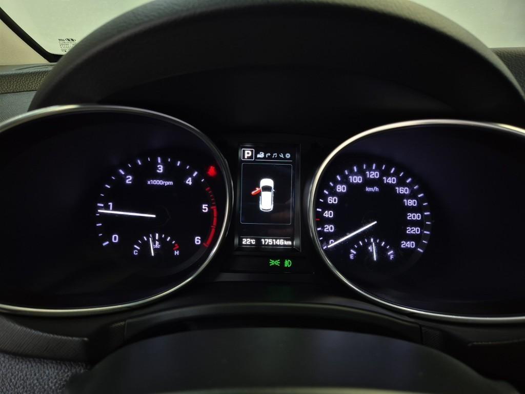 HYUNDAI Maxcruz - Vista 6