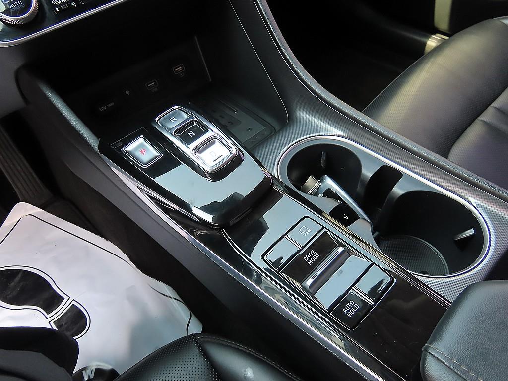HYUNDAI Sonata - Vista 10