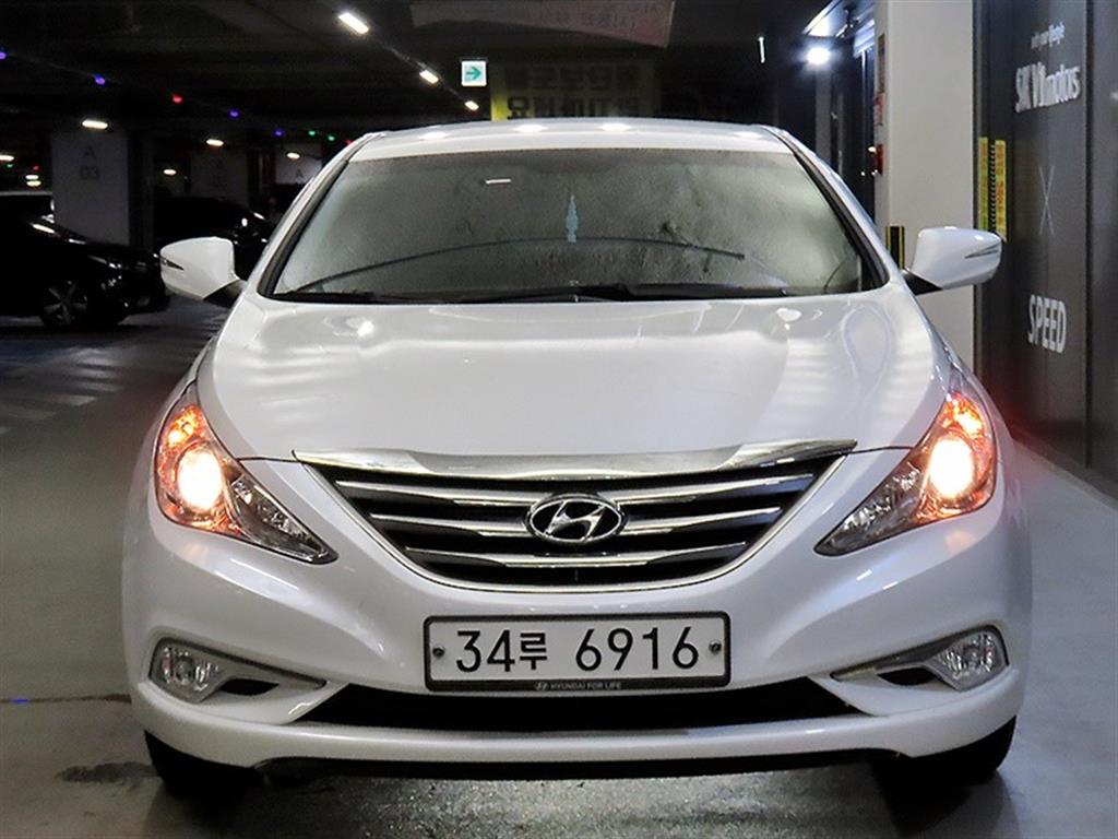 HYUNDAI Sonata - Vista 2
