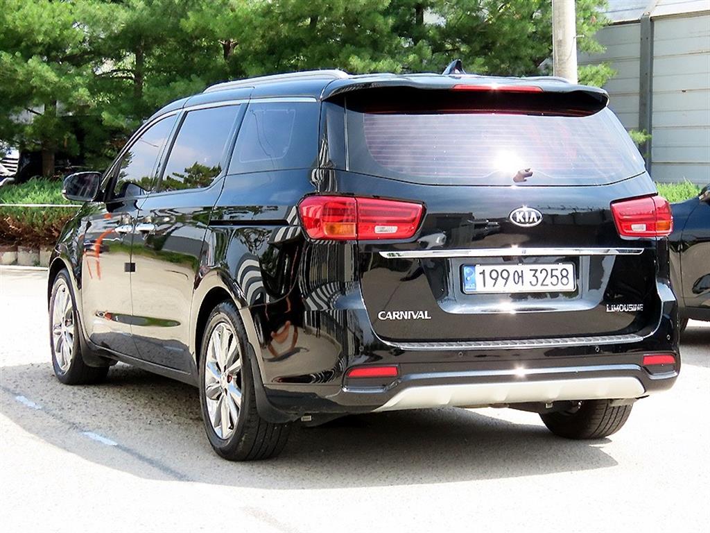 KIA Carnival - Vista 3