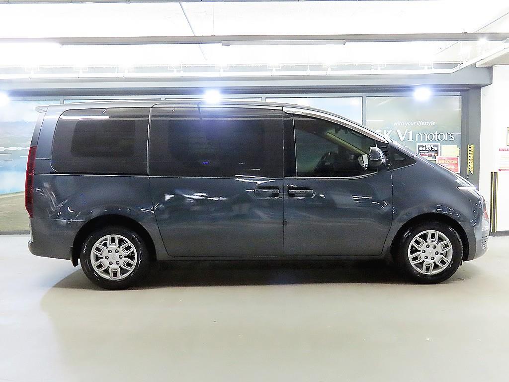 HYUNDAI Staria - Vista 3