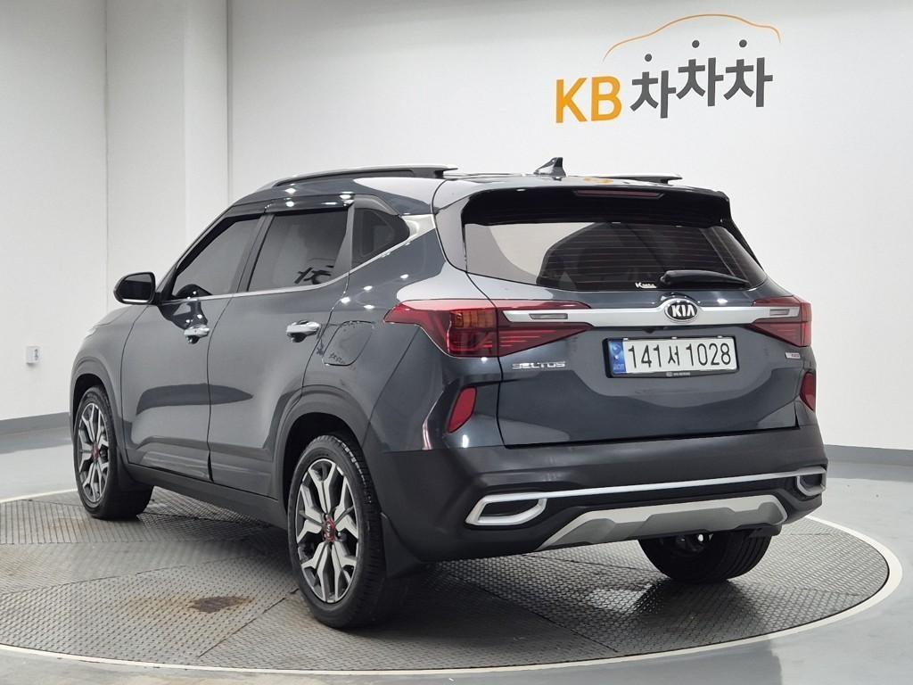 KIA Seltos - Vista 2